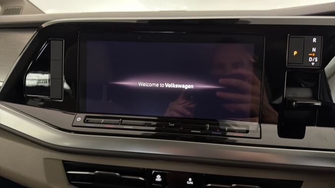 Volkswagen Multivan 1.5 TSI eHybrid Life 5dr 4MOTION DSG Estate - Image 14